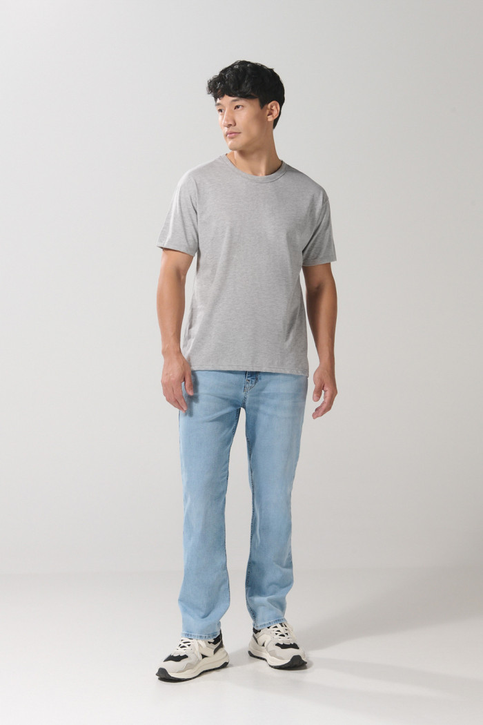 Jean azul claro tiro bajo straight leg con bota recta
