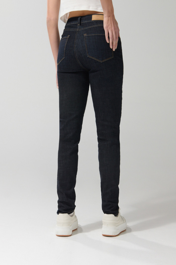 Jean súper tiro alto azul intenso tipo jegging ceñido
