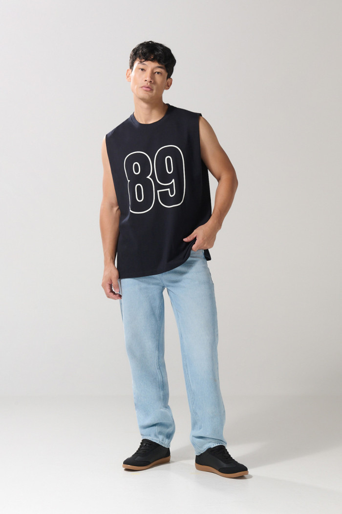 Camiseta oversize manga sisa azul con estampado college