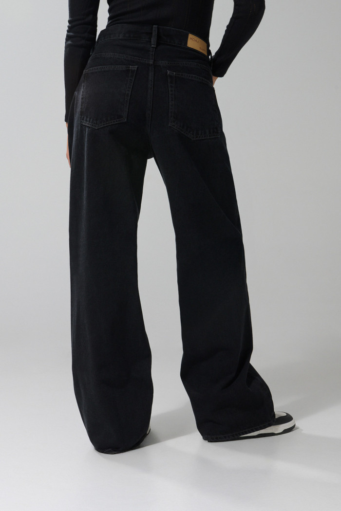 Jean baggy tiro medio gris intenso con silueta amplia