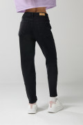 Jean mom bota recta negro con tiro súper alto