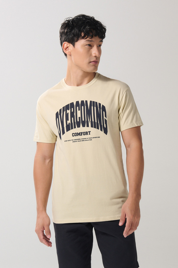 Camiseta kaki medio manga corta con arte college