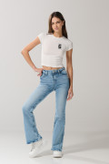 Camiseta college crema con manga corta y texturas