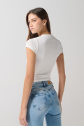 Camiseta college crema con manga corta y texturas