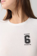Camiseta college crema con manga corta y texturas