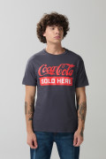 Camiseta gris intensa de Coca-Cola con manga corta