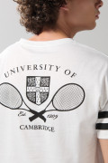 Camiseta cuello redondo crema con diseños de Cambridge