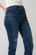 Jean tiro súper alto jegging azul oscuro con rotos en frente