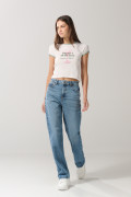 Jean 90´S azul claro con tiro alto, desgastes y bota recta