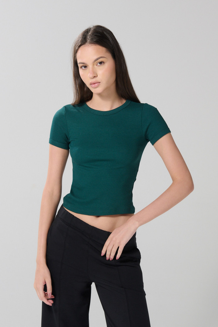 Camiseta con texturas de canal unicolor y manga corta