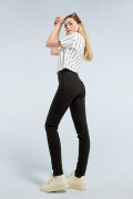 Jean push up tiro alto negro sin rotos