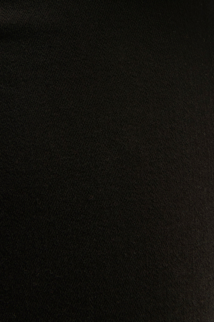 Jean push up tiro alto negro sin rotos