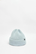Gorro tejido unicolor con maquilla delantera decorativa