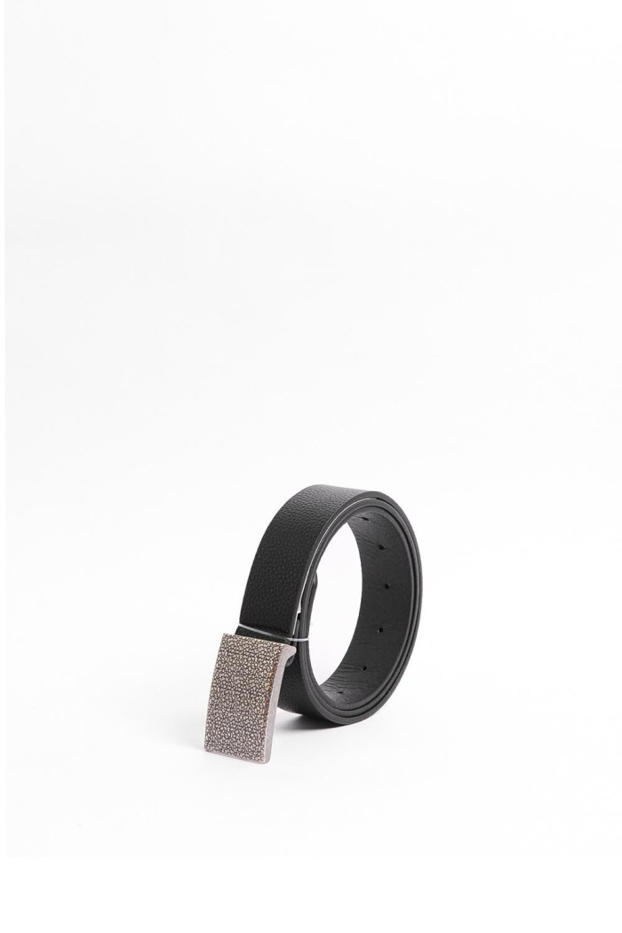 Cinturón negro sintético con hebilla rectangular