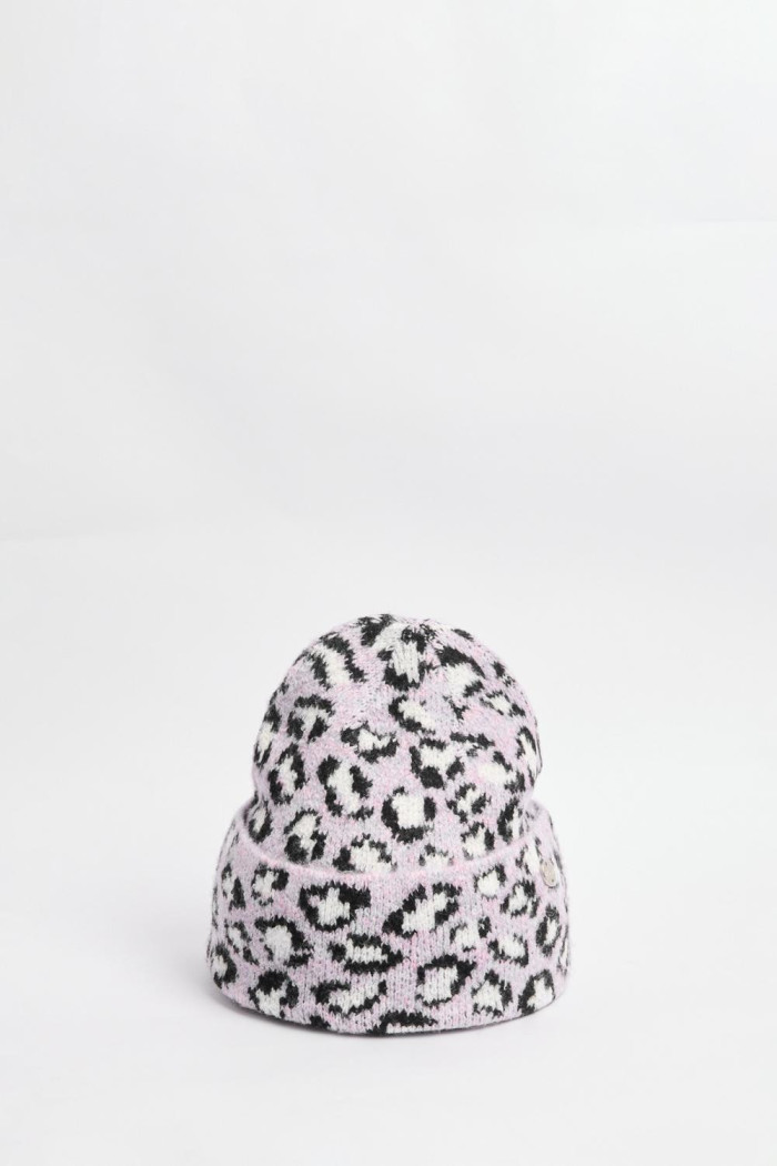 Gorro tejido unicolor con diseños animal print