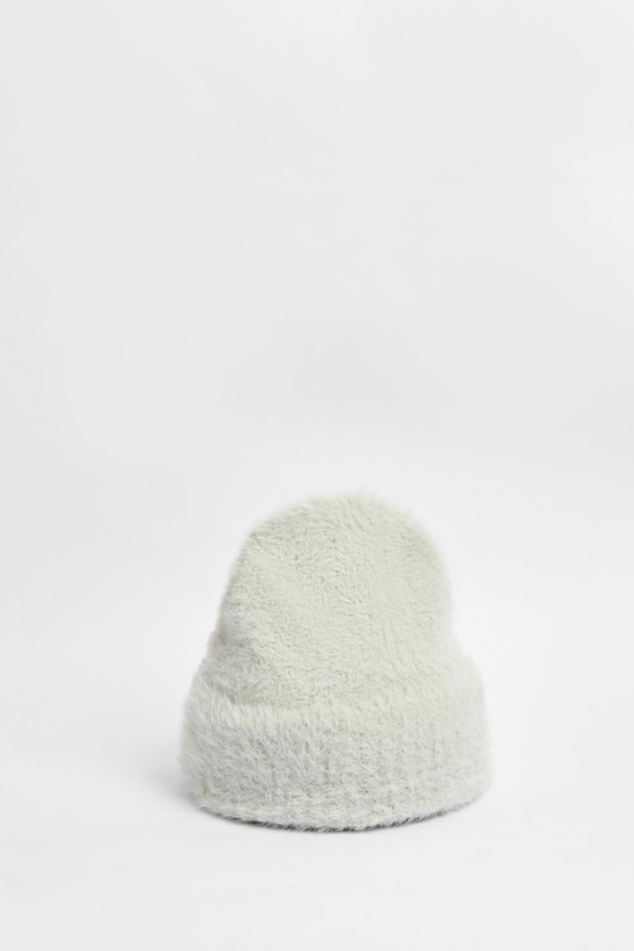 Gorro tejido unicolor con efecto afelpado