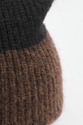 Gorro tejido unicolor con corte en contraste