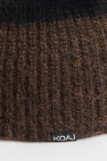 Gorro tejido unicolor con corte en contraste