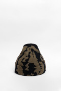 Gorro unicolor tejido con diseños militares