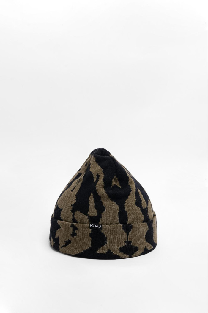 Gorro unicolor tejido con diseños militares