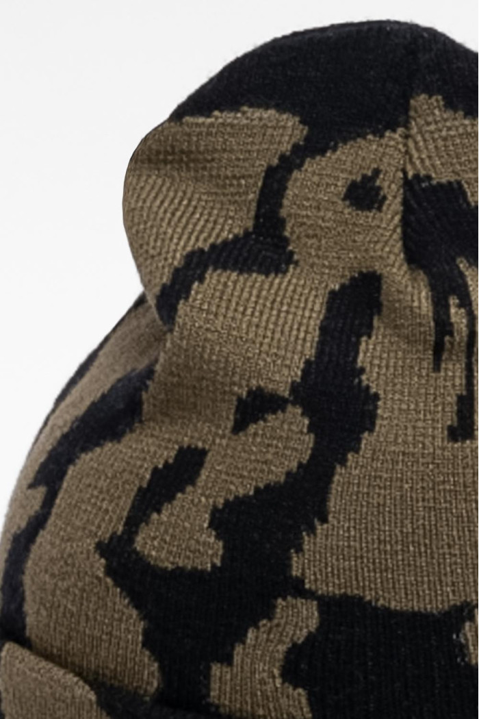 Gorro unicolor tejido con diseños militares