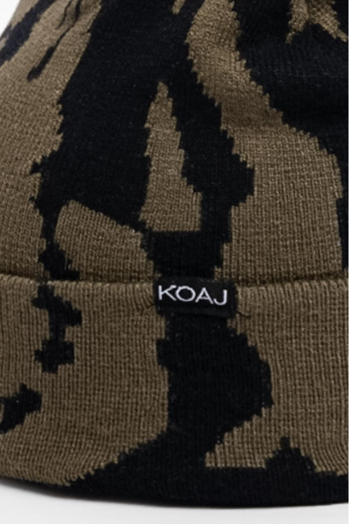 Gorro unicolor tejido con diseños militares