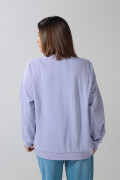 Buzo lila perchado oversize con cuello redondo