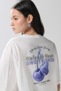Camiseta crema crop top oversize con cerezas en espalda