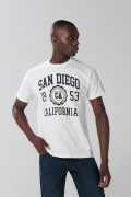 Camiseta en algodón crema college manga corta