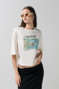 Camiseta artística de Cambridge crop top crema oversize