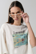 Camiseta artística de Cambridge crop top crema oversize