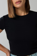 Camiseta ajustada manga corta unicolor en rib