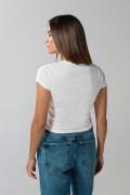Camiseta en rib ceñida unicolor con manga corta