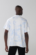 Camiseta oversize azul tie dye manga corta con texto