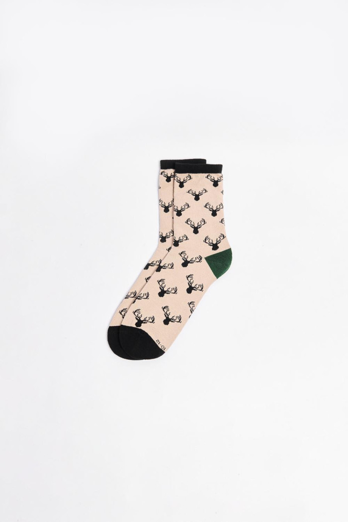 Medias largas kakis con contrastes y diseños de animales