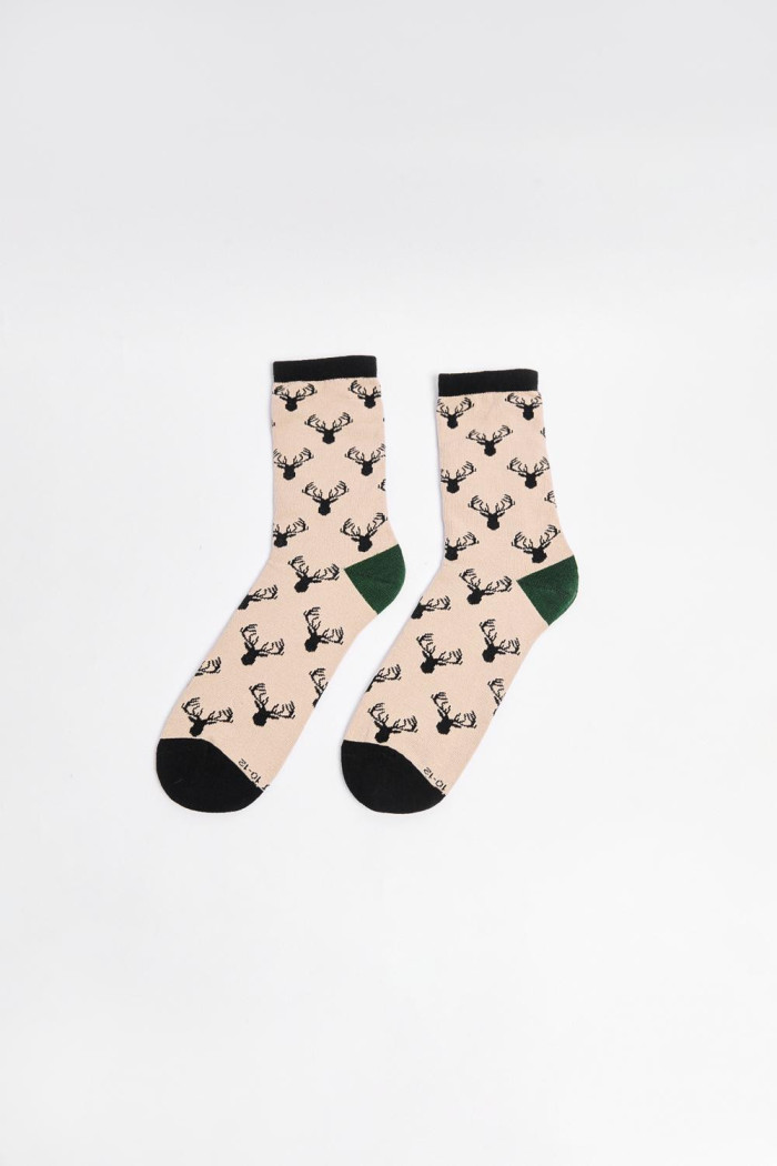 Medias largas kakis con contrastes y diseños de animales