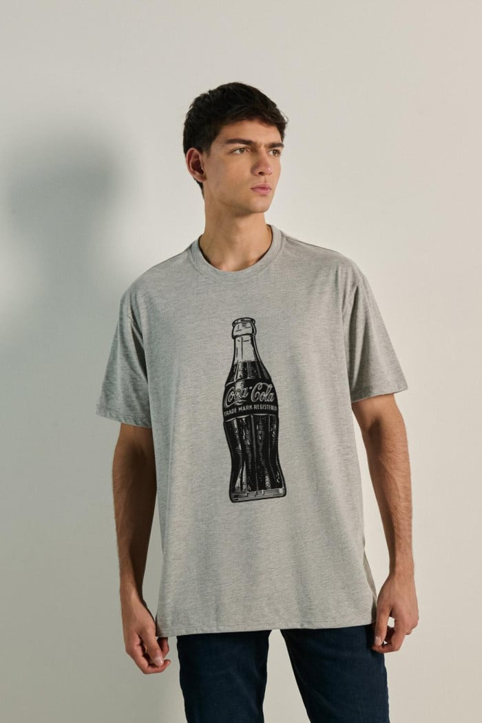 Camiseta oversize de Coca-Cola unicolor manga corta