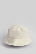 Gorro pescador crema claro con bordado en frente