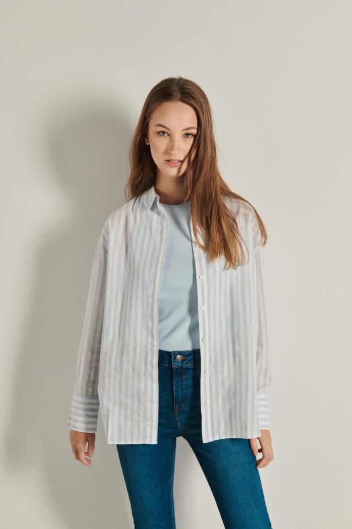Blusa a rayas unicolor oversize con manga larga