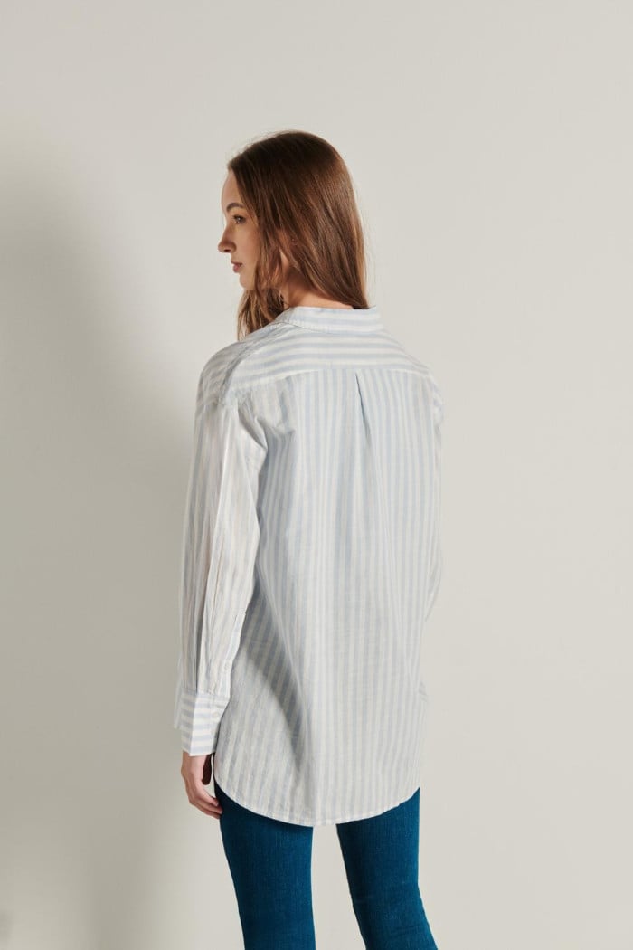 Blusa a rayas unicolor oversize con manga larga