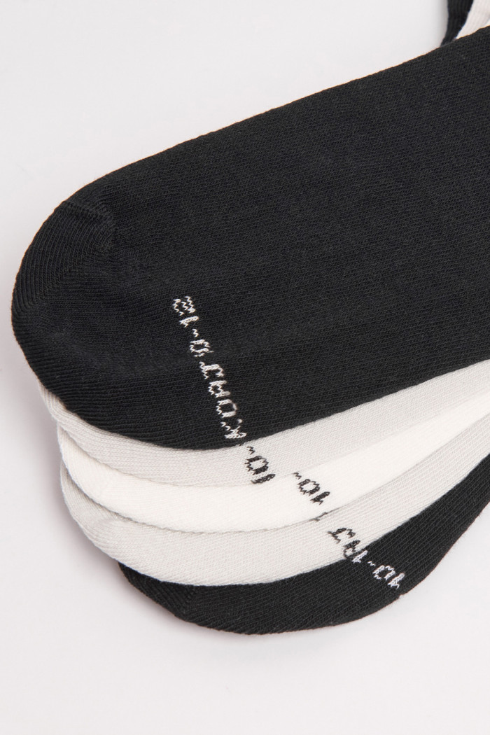 Medias invisibles con texturas y ajuste unicolores