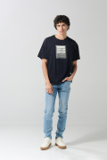 Jean azul tiro bajo slim con desgastes y ajuste ceñido