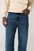 Jean baggy azul oscuro tiro medio con bota ancha y bolsillos
