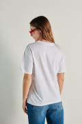 Camiseta blanca con cuello redondo y estampado de AC/DC