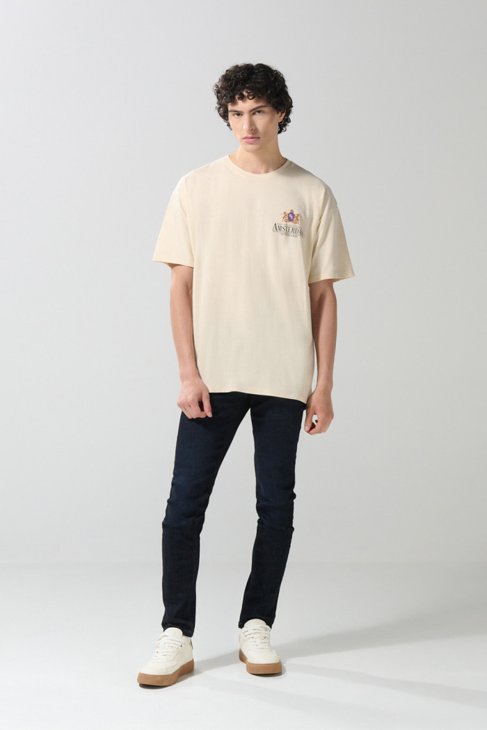 Camiseta kaki clara oversize college con manga corta
