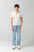 Camiseta crema clara tipo polo manga corta con botones