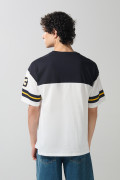Camiseta oversize crema manga corta de Snoopy