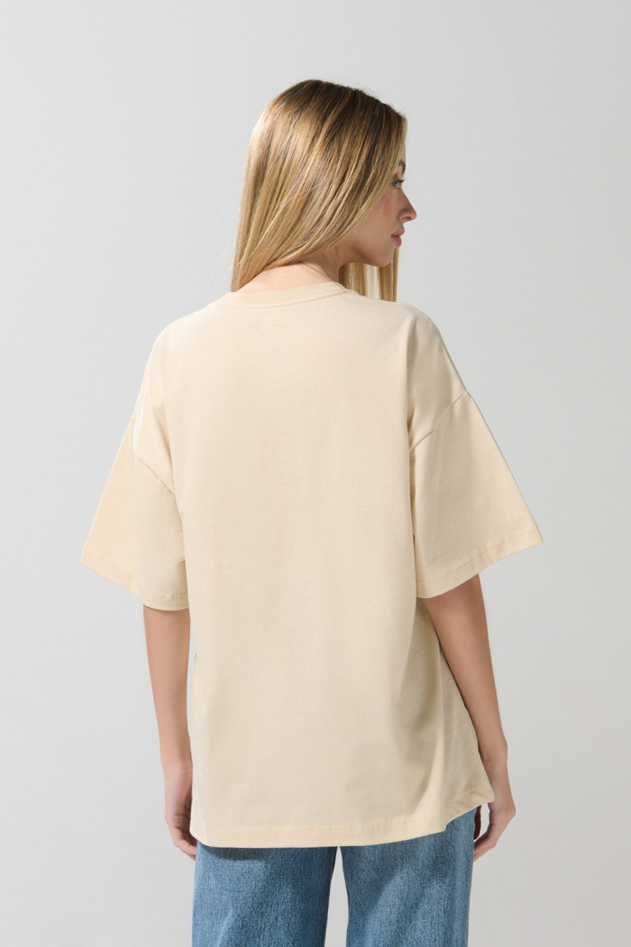 Camiseta de Mafalda oversize kaki clara manga corta