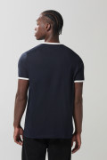Camiseta azul manga corta college con contrastes
