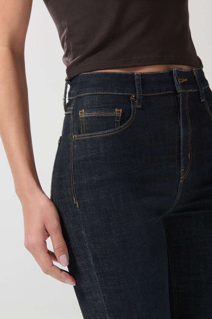 Jean jegging ceñido tiro súper alto azul con bolsillos